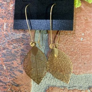 Fashion Gold Tone Dangle Leaf Very Lightweight French Hook Earrings ￼